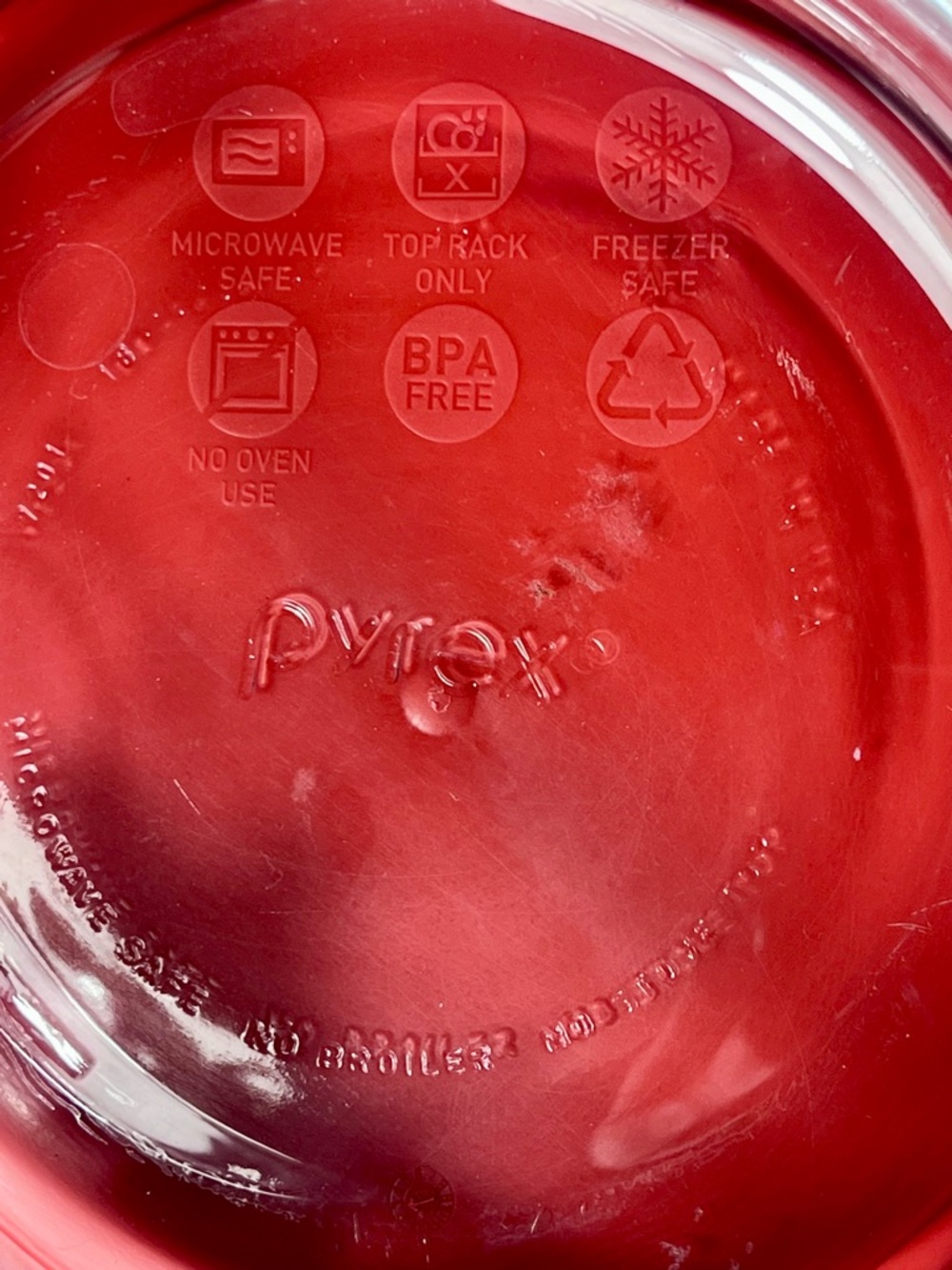 Pyrex Spider-Man Red & Blue Glass Storage Bowl - Picture 6 of 10
